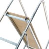 <p>Plancher en bois contreplaqué en pin radiata, soutenu par une structure tubulaire en acier profilé, pour un encastrement parfait avec le montant.</p>