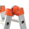 <p>Articolazione in acciaio brevettata, con manopola di forma bombata, facile da impugnare. Sistema di sicurezza apertura-chiusura semi-automatico.</p>